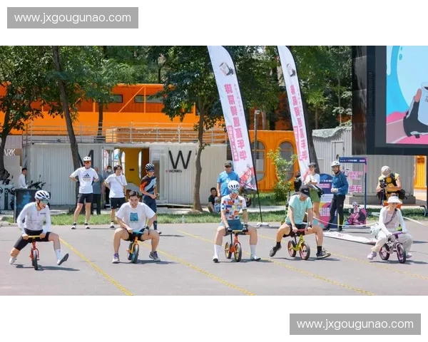 引领潮流与运动风尚的融合探索 体育服饰品牌如何塑造全新时尚体验